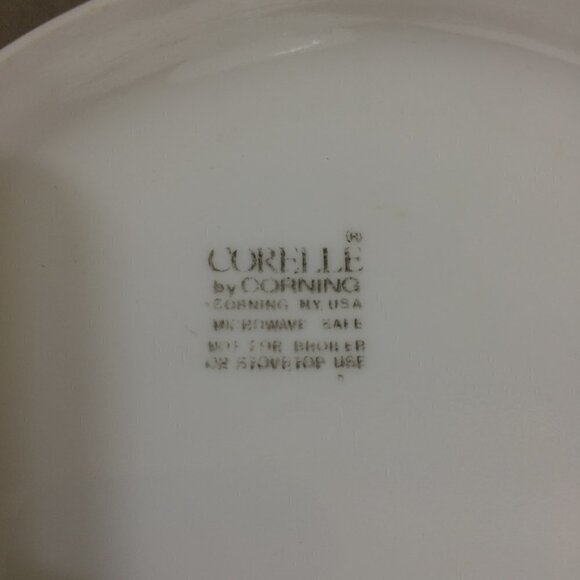 Vintage Corelle Burgundy Rose Bread Dessert Plates Set of 4, 6.75 in each - Picture 3 of 5